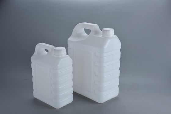 2.5L البيضاء HDPE البلاستيك جيري علبة مع رأس ضيق وغطاء مسدس للتخصيص